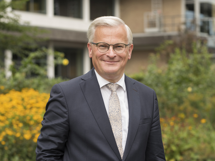 Staande portretfoto Gert Harm Ten Bolscher (RUIM MED)
